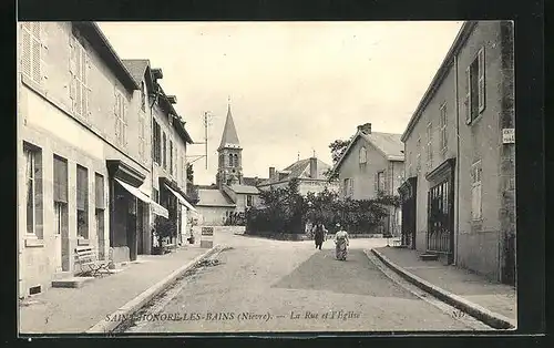 AK Saint-Honorè-les-Bains, La Rue et l`Èglise, Strassenpartie