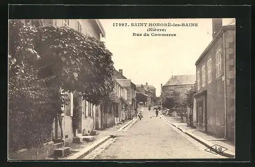 AK Saint-Honorè-les-Bains, Rue du Commerce, Strassenpartie
