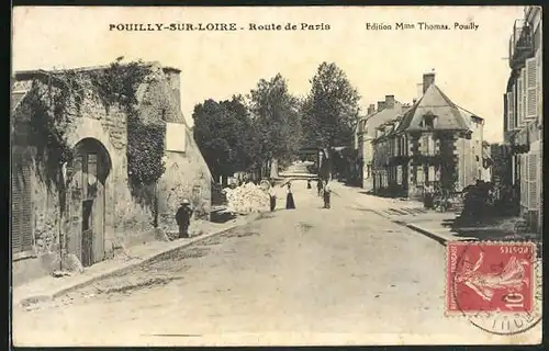 AK Pouilly-sur-Loire, Route de Paris, Strassenpartie