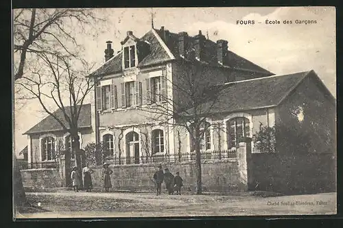 AK Fours, École des Garcons