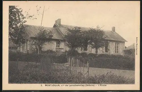 AK Larochemillay, Montjouan, L`École