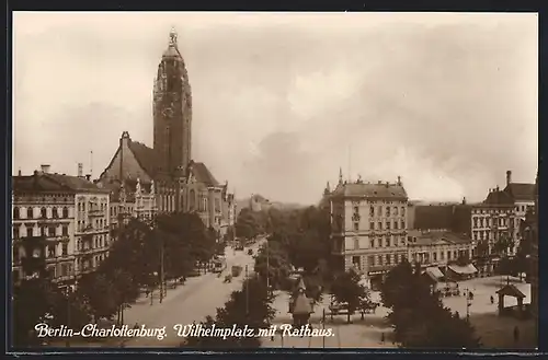 AK Berlin-Charlottenburg, Wilhelmplatz mit Rathaus und Strasse aus der Vogelschau