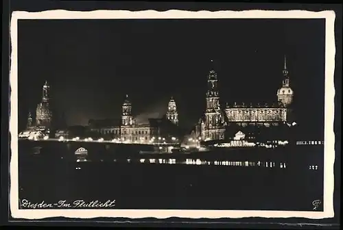 AK Dresden, Ortspartie im Flutlicht