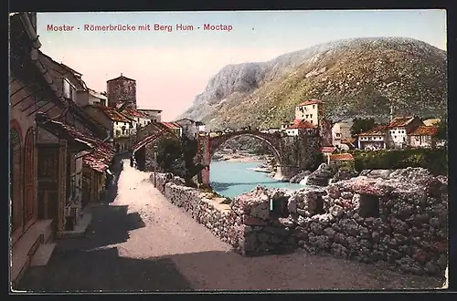 AK Mostar, Römerbrücke mit Berg Hum