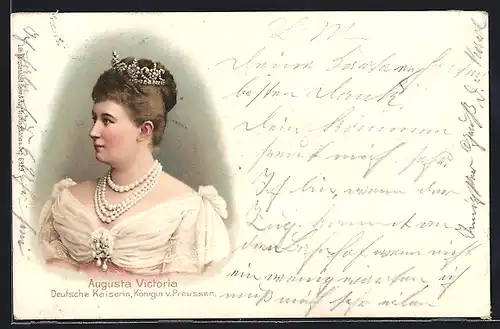 Künstler-AK Kaiserin Auguste Victoria Königin von Preussen in elegantem Kleid mit Krone und Perlenkette