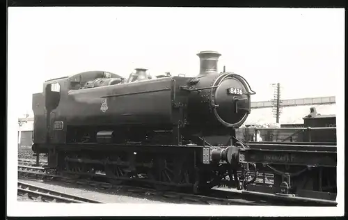 Fotografie britische Eisenbahn, British Railways Dampflok, Lokomotive Nr. 8436