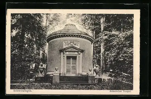 AK Schwetzingen, Botanischer Tempel mit Bäumen