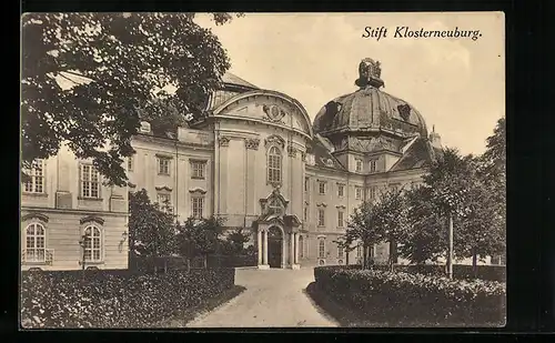 AK Klosterneuburg, Stift, Teilansicht mit Eingang