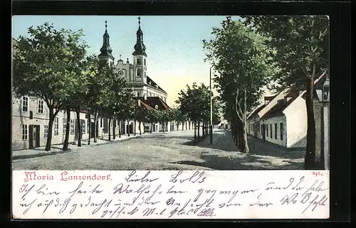 AK Maria Lanzendorf, Strassenpartie mit Kirche