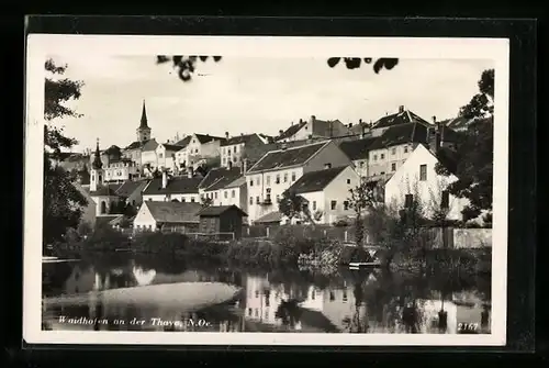 AK Waidhofen /Thaya, Ortsansicht vom Wasser aus