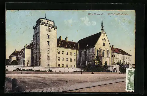 AK Wiener-Neustadt, Militär-Akademie mit Strasse