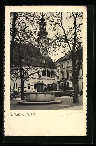 AK Mödling, Platz mit Brunnen