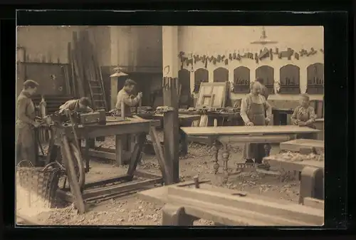 AK Blick in eine Tischlerwerkstatt