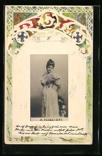 Foto-Collage-AK Junge Frau in hellem Kleid mit grossem Blumenstrauss