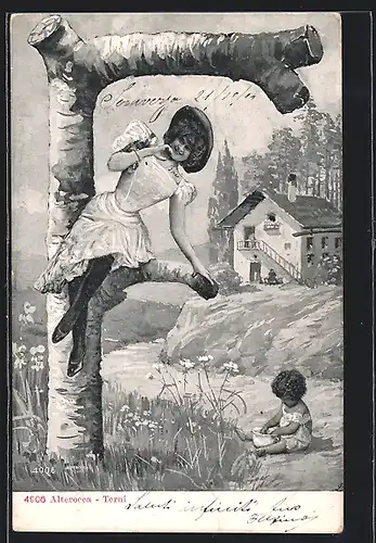AK Buchstabe F aus Birkenstamm mit kletterndem Mädchen und Kleinkind