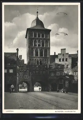 AK Lübeck, Ansicht vom Burgtor