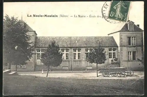 AK La Nocle-Maulaix, La Mairie, École des garcons