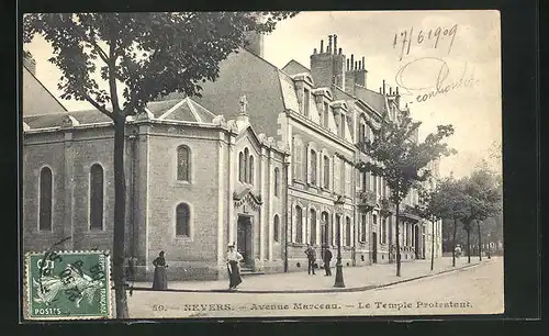 AK Nevers, Avenue Marceau, Le Temple Protestant