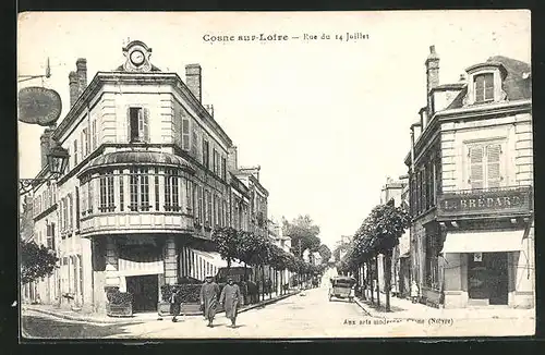 AK Cosne-sur-Loire, Rue du 14 Juillet, Strassenpartie