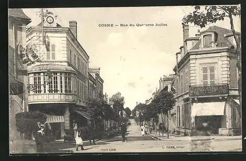 AK Cosne-sur-Loire, Rue du Quatorze Juillet