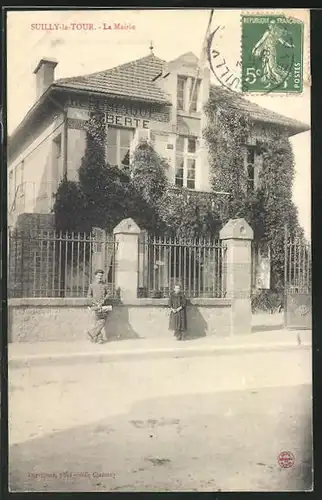 AK Suilly-la-Tour, La Mairie, Am Rathaus