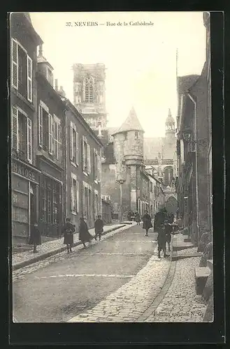 AK Nevers, Rue de la Cathédrale