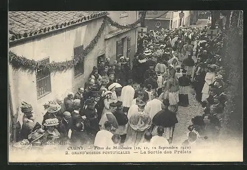 AK Cluny, Fetes du Millénaire 1910, Grand Messes Pontificales, la Sortie des Prélats