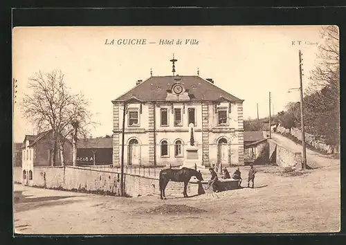 AK La Guiche, Hôtel de Ville