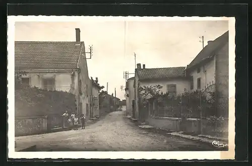 AK Préty, Rue du Centre, Strassenpartie