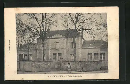 AK Pouilloux, L`Ecole de Garcons