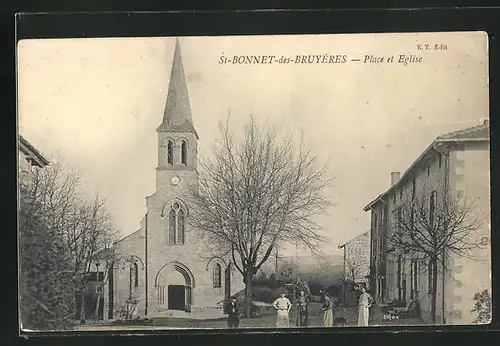 AK St-Bonnet-des-Bruyères, Place et Eglise