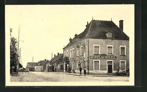 AK Lessard-en-Bresse, Hotel du Soleil, Strassenpartie