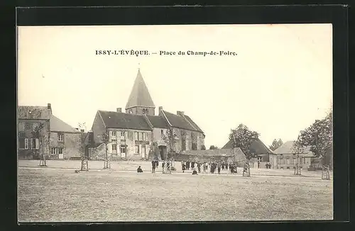 AK Issy-l`Evêque, Place du Champ-de-Foire