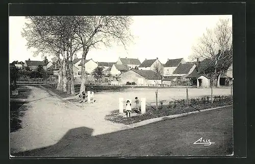 AK Genouilly, Place du Marché