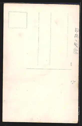 Foto-AK Knabe in Uniform auf Spielzeugpferd, Süsse Schwester auf Mauerrest