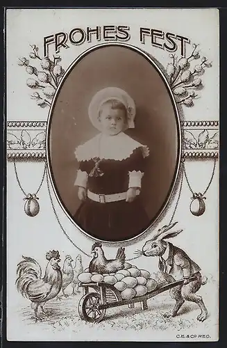 Foto-AK Portrait eines Kleinkindes, Osterhase im Passepartout
