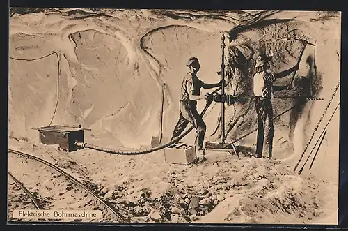 AK Stassfurt, Bergmänner arbeiten mit einer elektrischen Bohrmaschine im Salzbergwerk