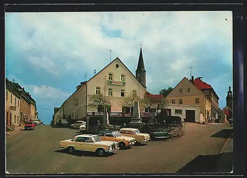 AK Plössberg /Opf., Marktplatz mit Autos