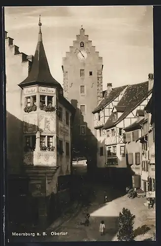 AK Meersburg a. B., Strassenpartie am Obertor mit Gasthof zum Bären