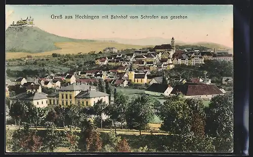 AK Hechingen, Ortsansicht mit Bahnhof vom Schrofen aus gesehen