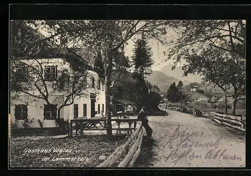 AK Voglau im Lammertal, Strassenpartie mit Gasthaus Voglau