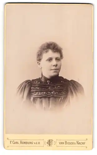 Fotografie F. Carl, Homburg v. d. H., Kaiser Friedrich-Promenade 57, Junge Dame mit zurückgebundenem Haar