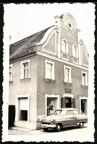 Fotografie unbekannter Fotograf, Ansicht Altenkunstadt / Obfr., Konfektion & Modewarenladen Paul Kremer, Auto Opel