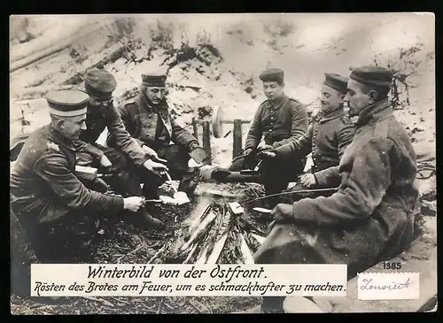 Riesen-AK Ostfront, Deutsche Soldaten rösten ihr Brot über dem Feuer
