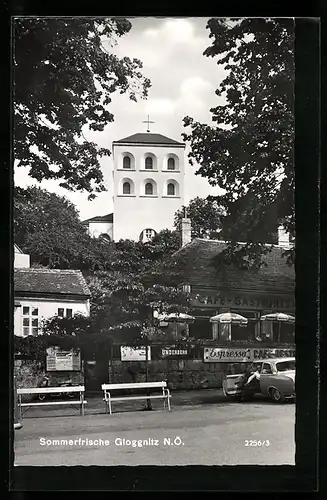 AK Gloggnitz, Cafe-Gasthaus und Kirche, von der Strasse gesehen