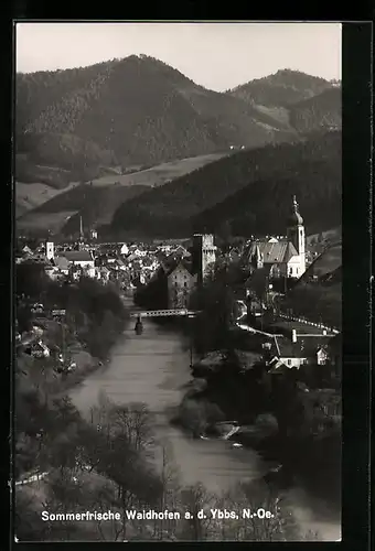 AK Waidhofen /Ybbs, Ortsansicht mit Brücke und Bergkulisse