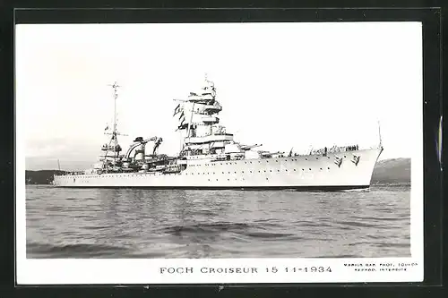 AK Kriegsschiff Foch vor der Küste