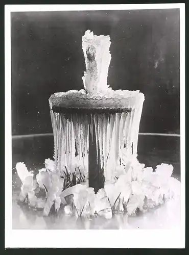 Fotografie Ansicht Washington D.C., Kunstwerk der Natur, eingefrorener Springbrunnen 1940