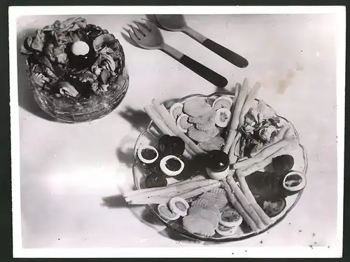 Fotografie Spargelzeit, Spargelplatte mit Gemüse 1939