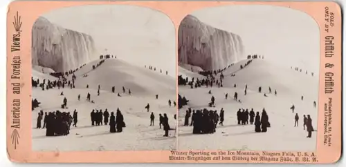 Fotografie Griffith & Griffith, Ansicht Niagara, NY, Wintersportler vor den Wasserfällen